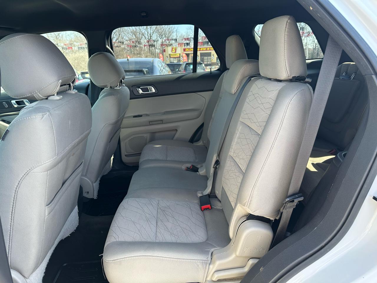 Ford Explorer Base FWD 2013