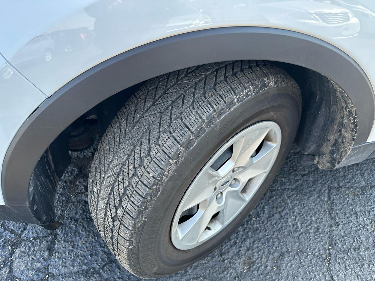 Ford Explorer Base FWD 2013