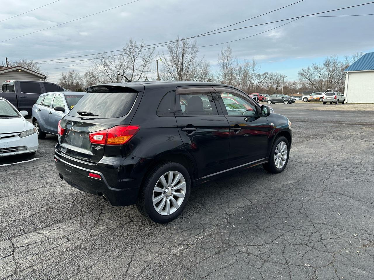 Mitsubishi Outlander Sport SE 4WD 2011