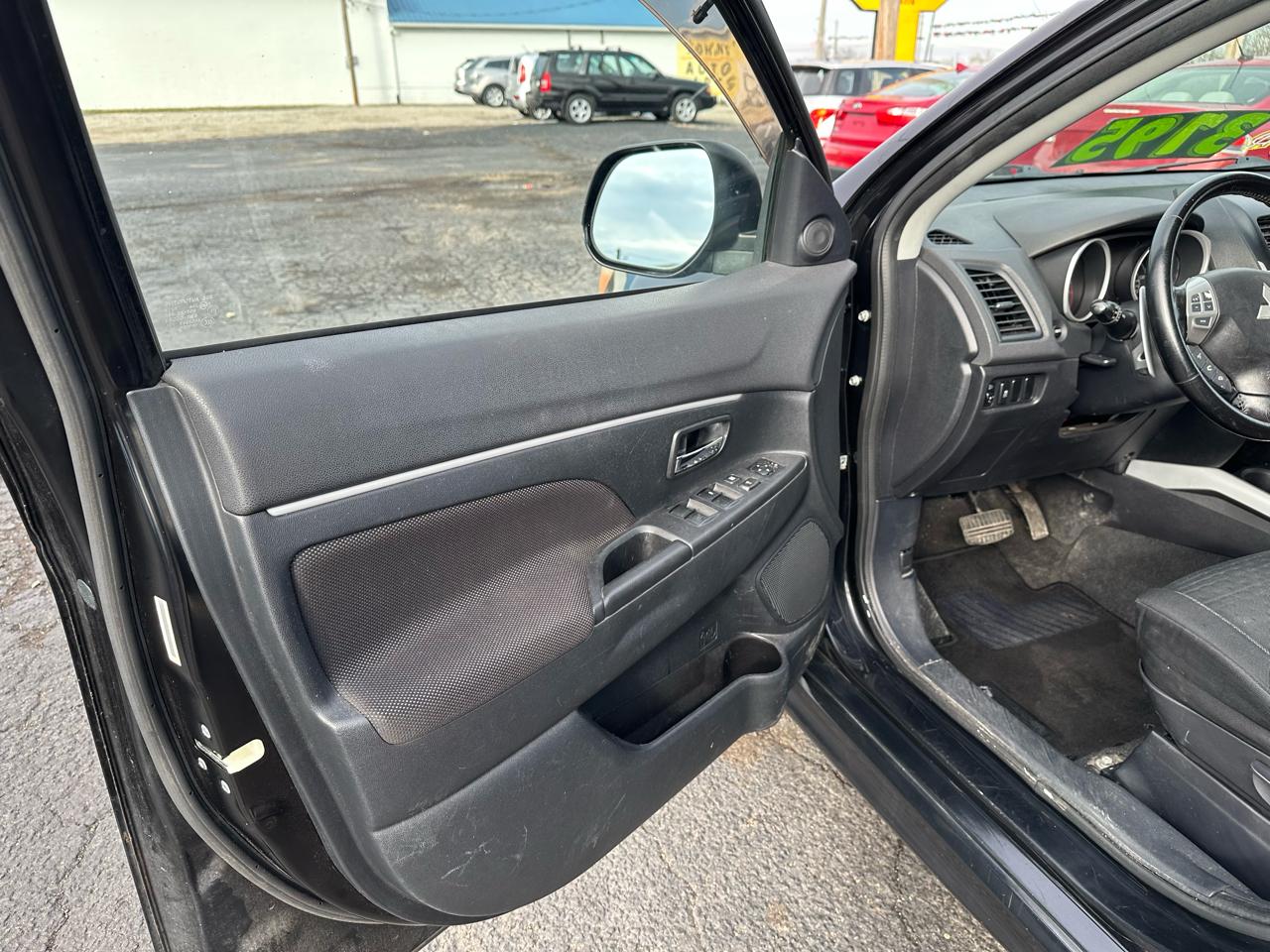 Mitsubishi Outlander Sport SE 4WD 2011