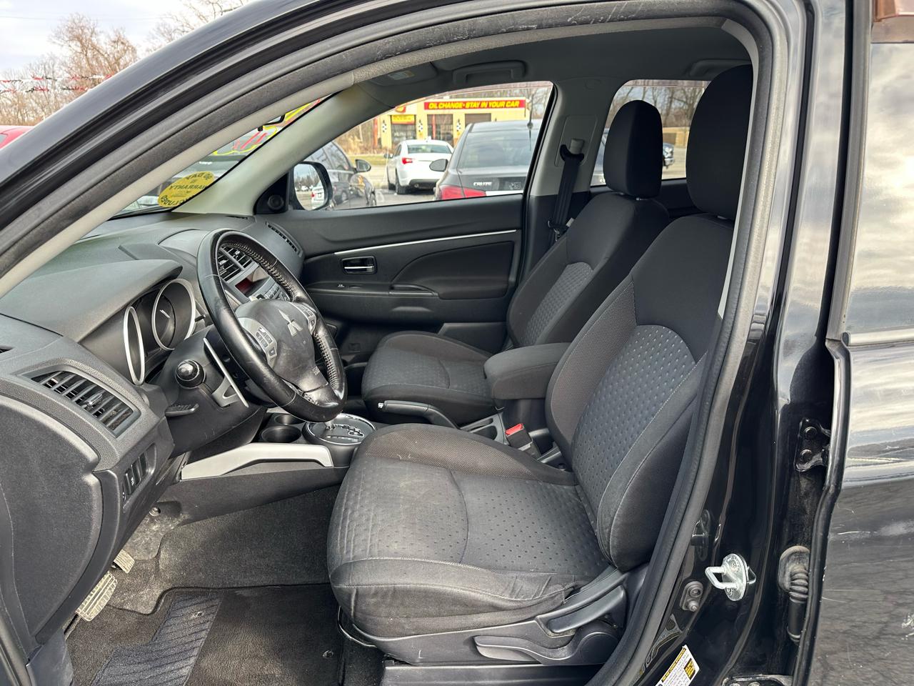 Mitsubishi Outlander Sport SE 4WD 2011