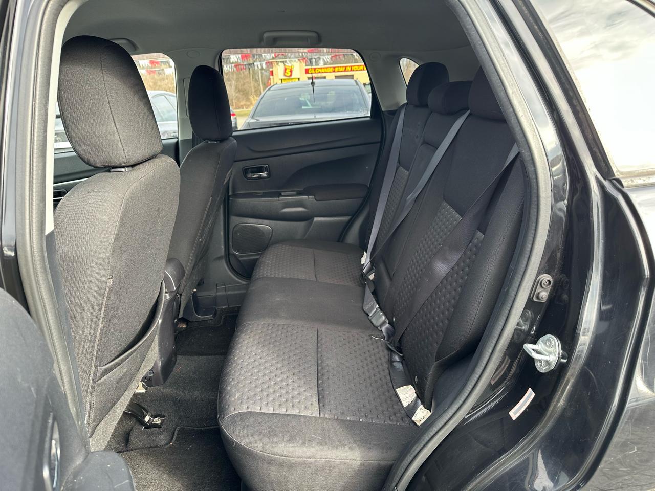 Mitsubishi Outlander Sport SE 4WD 2011