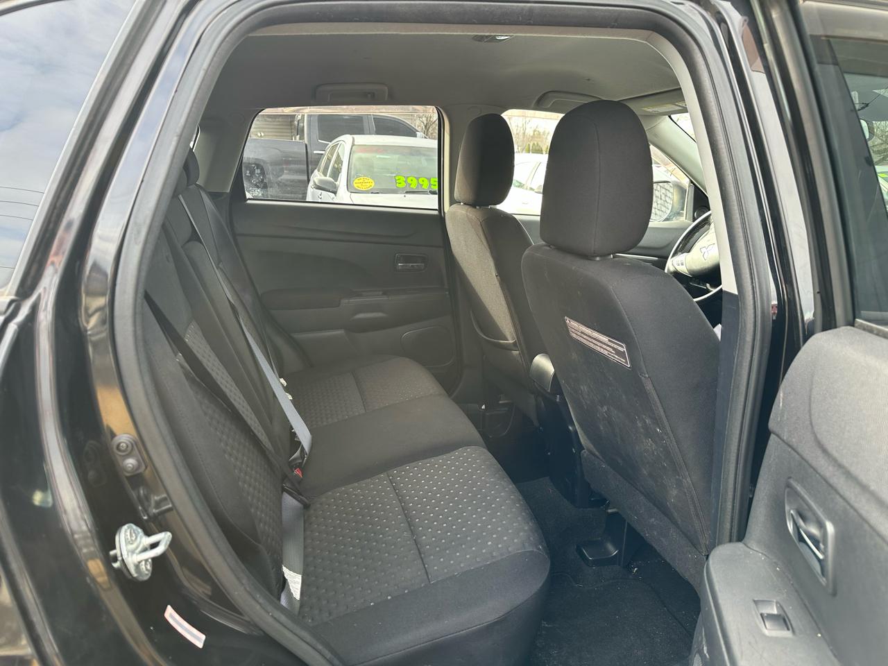 Mitsubishi Outlander Sport SE 4WD 2011