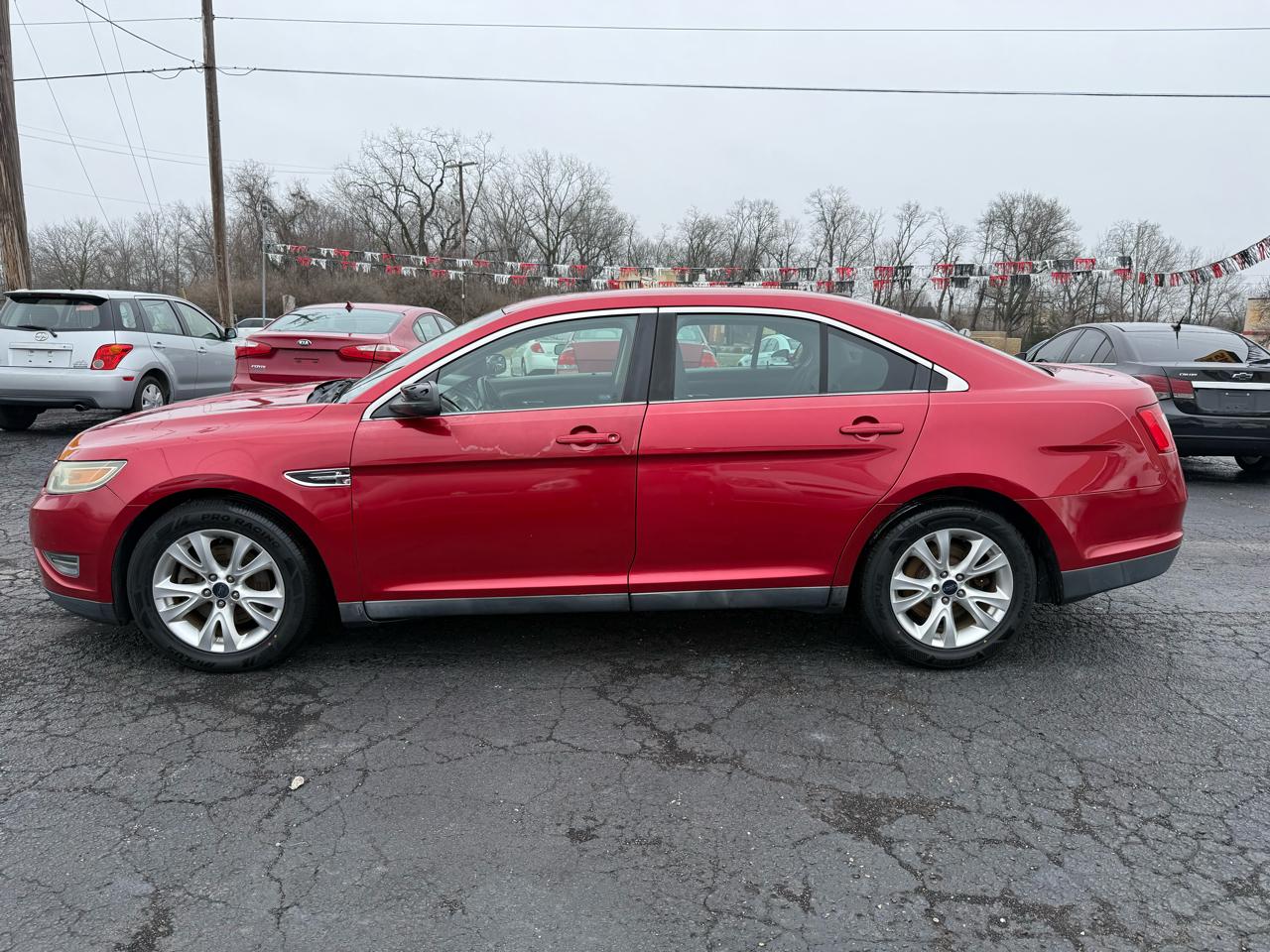 Ford Taurus SEL FWD 2011