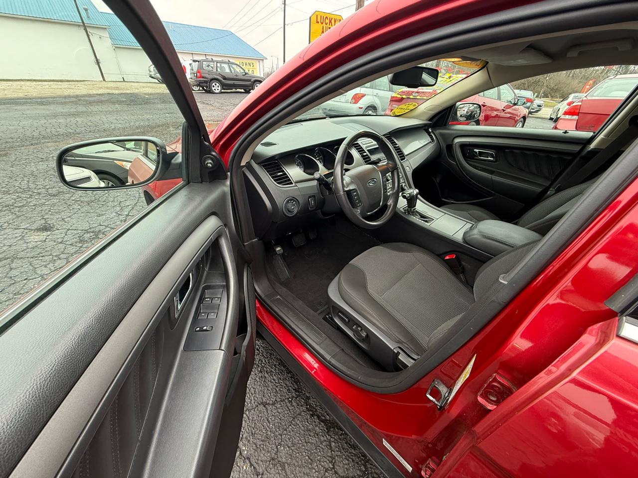 Ford Taurus SEL FWD 2011