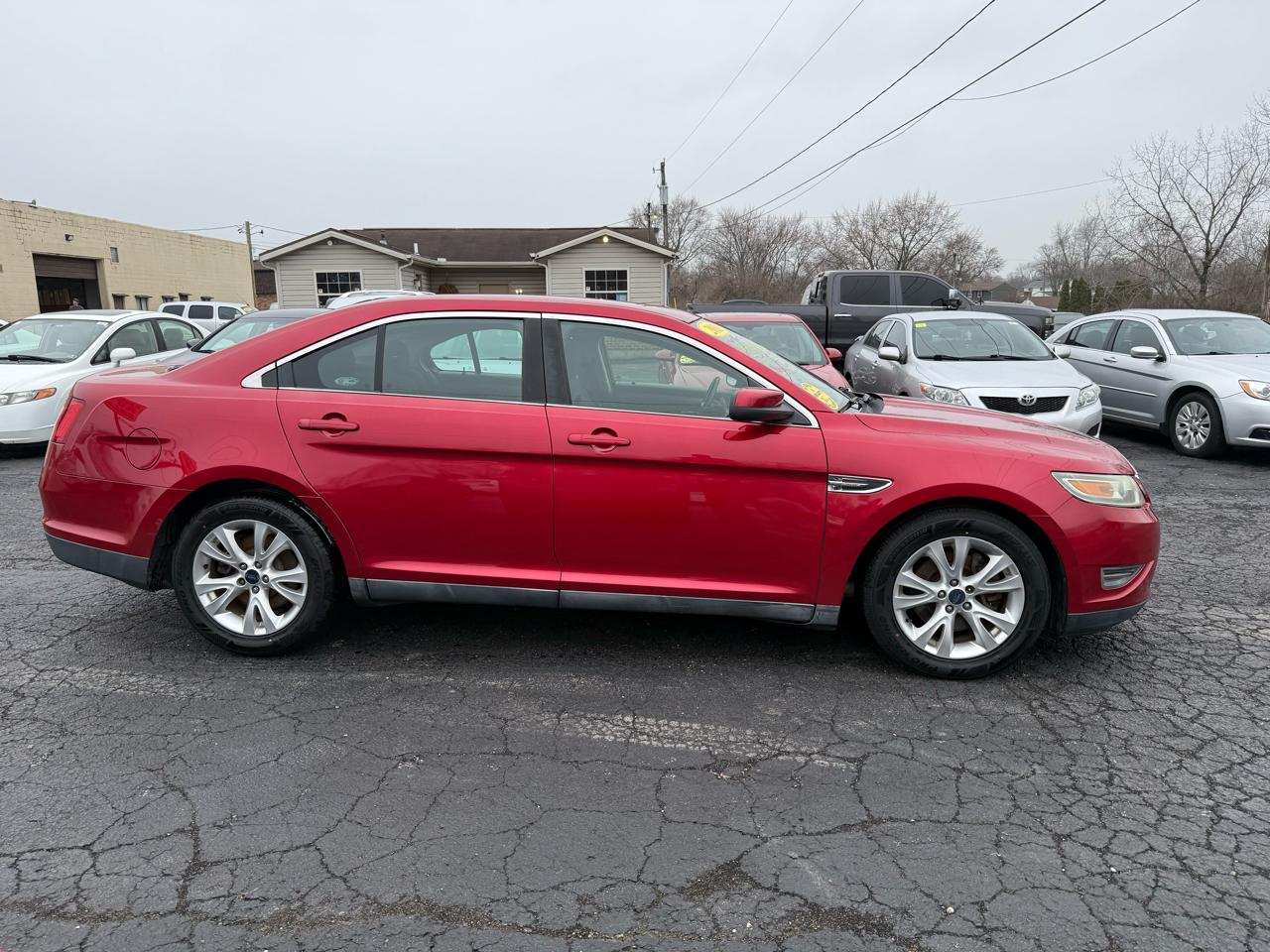 Ford Taurus SEL FWD 2011