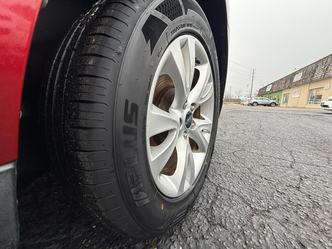 Ford Taurus SEL FWD 2011