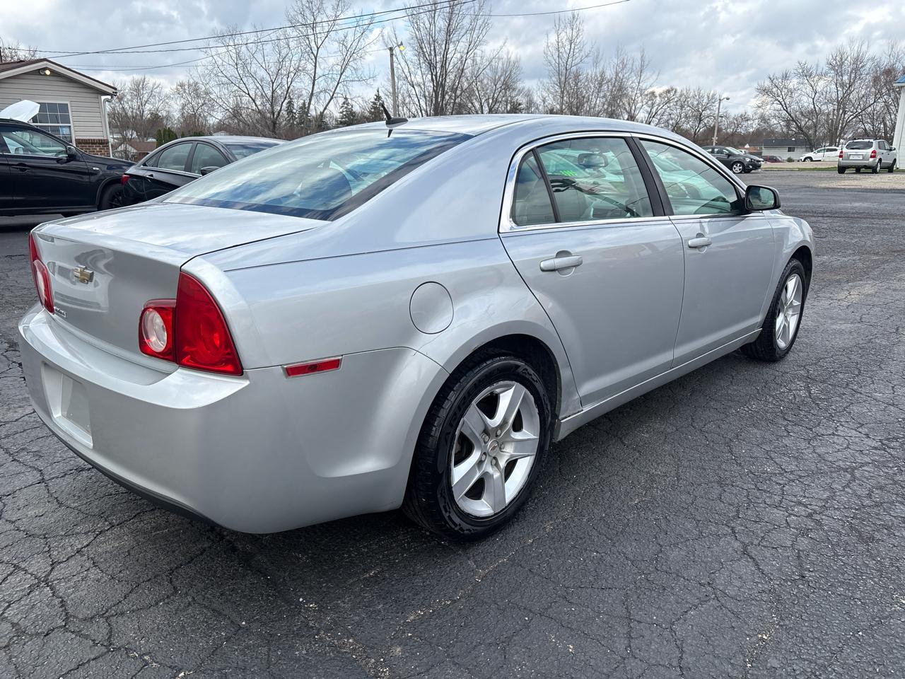 Chevrolet Malibu LS 2011