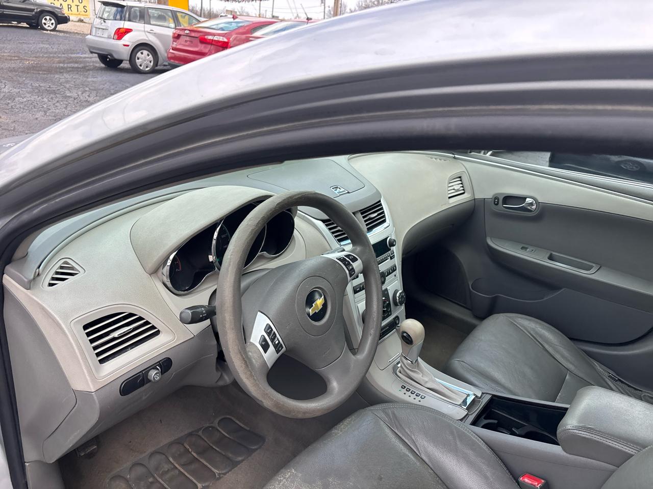 Chevrolet Malibu LS 2011