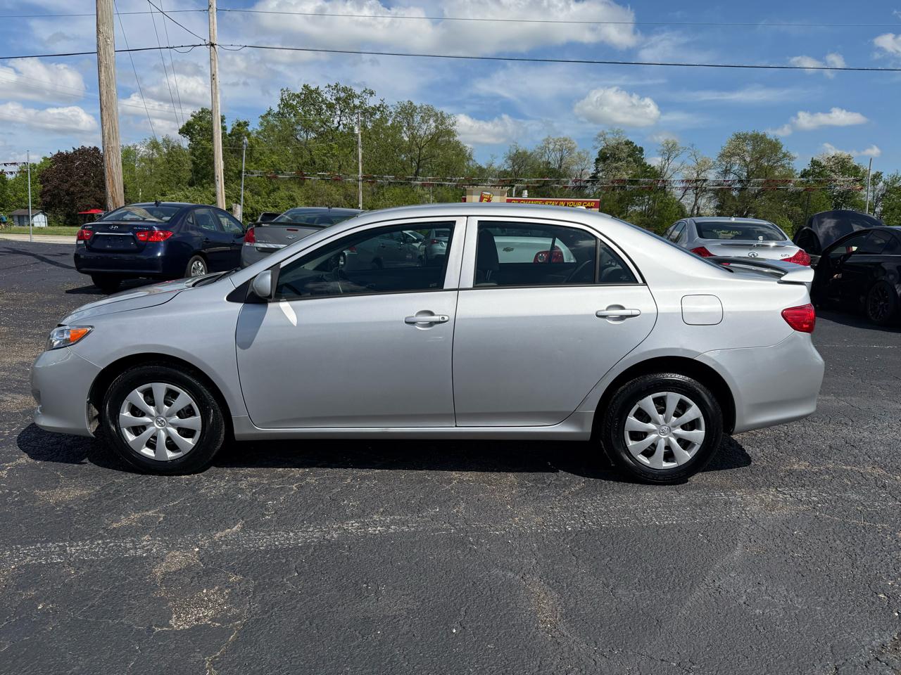 Toyota Corolla 4dr Sdn LE Auto 2010