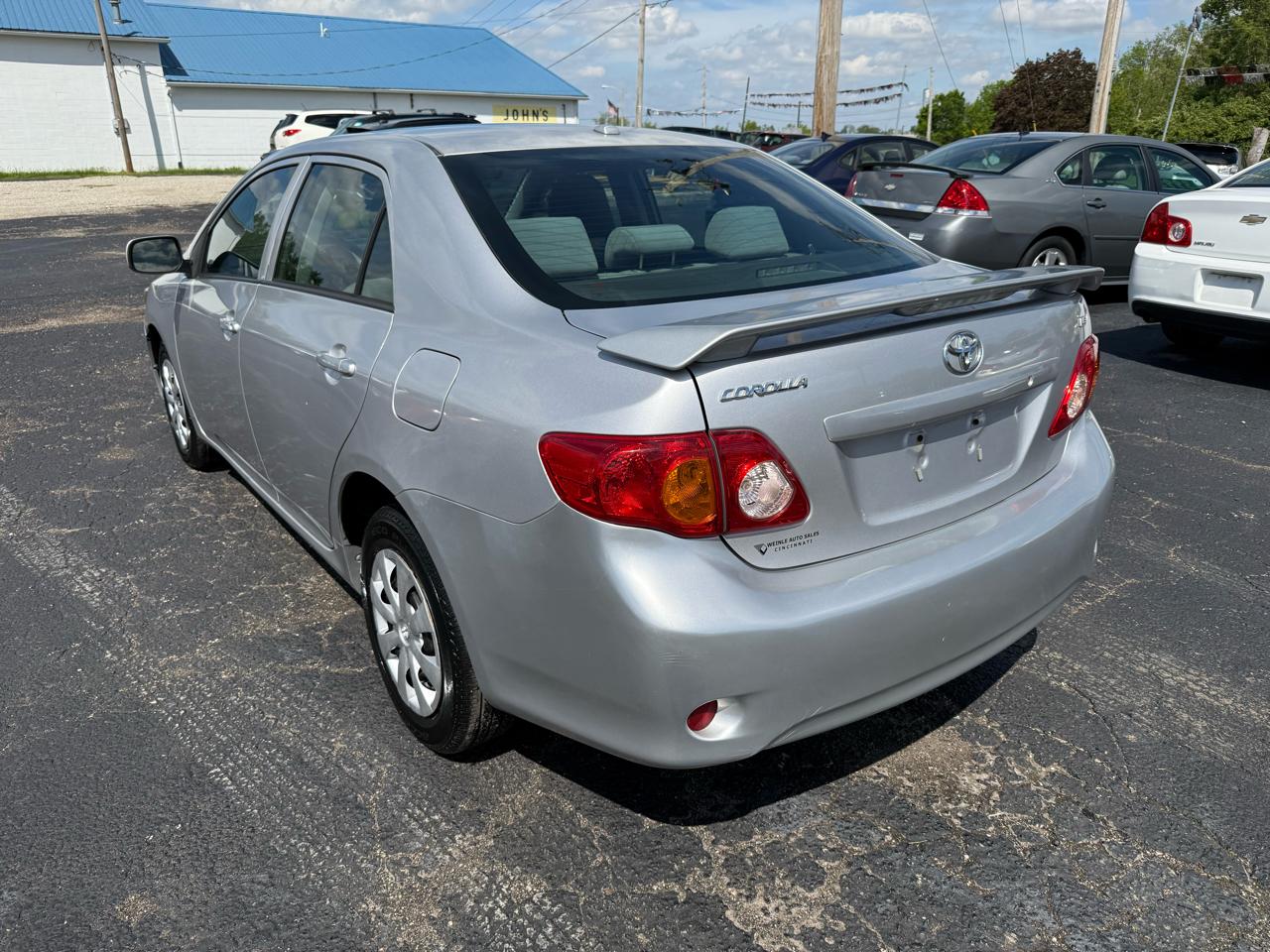 Toyota Corolla 4dr Sdn LE Auto 2010