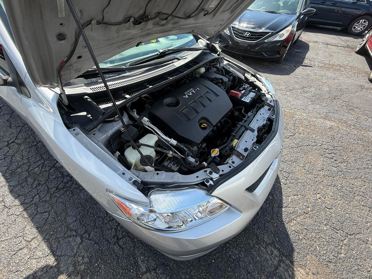 Toyota Corolla 4dr Sdn LE Auto 2010