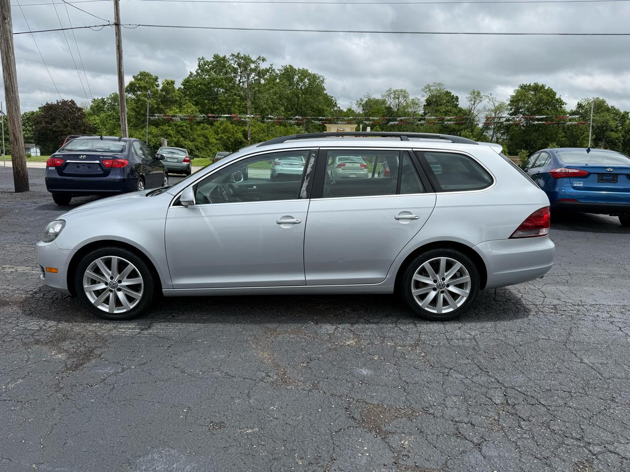 Volkswagen Jetta SportWagen 2.5L SE 2011