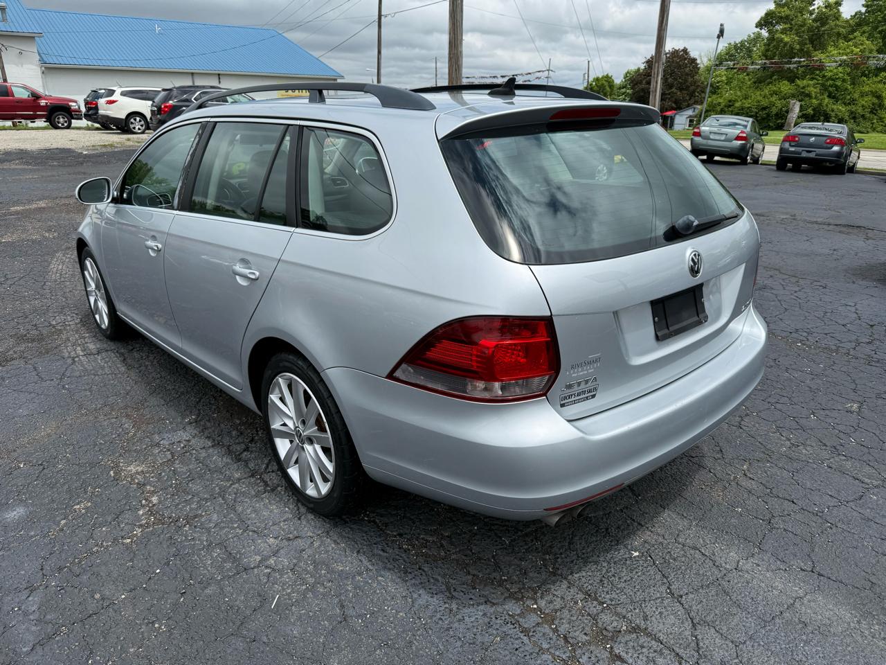 Volkswagen Jetta SportWagen 2.5L SE 2011