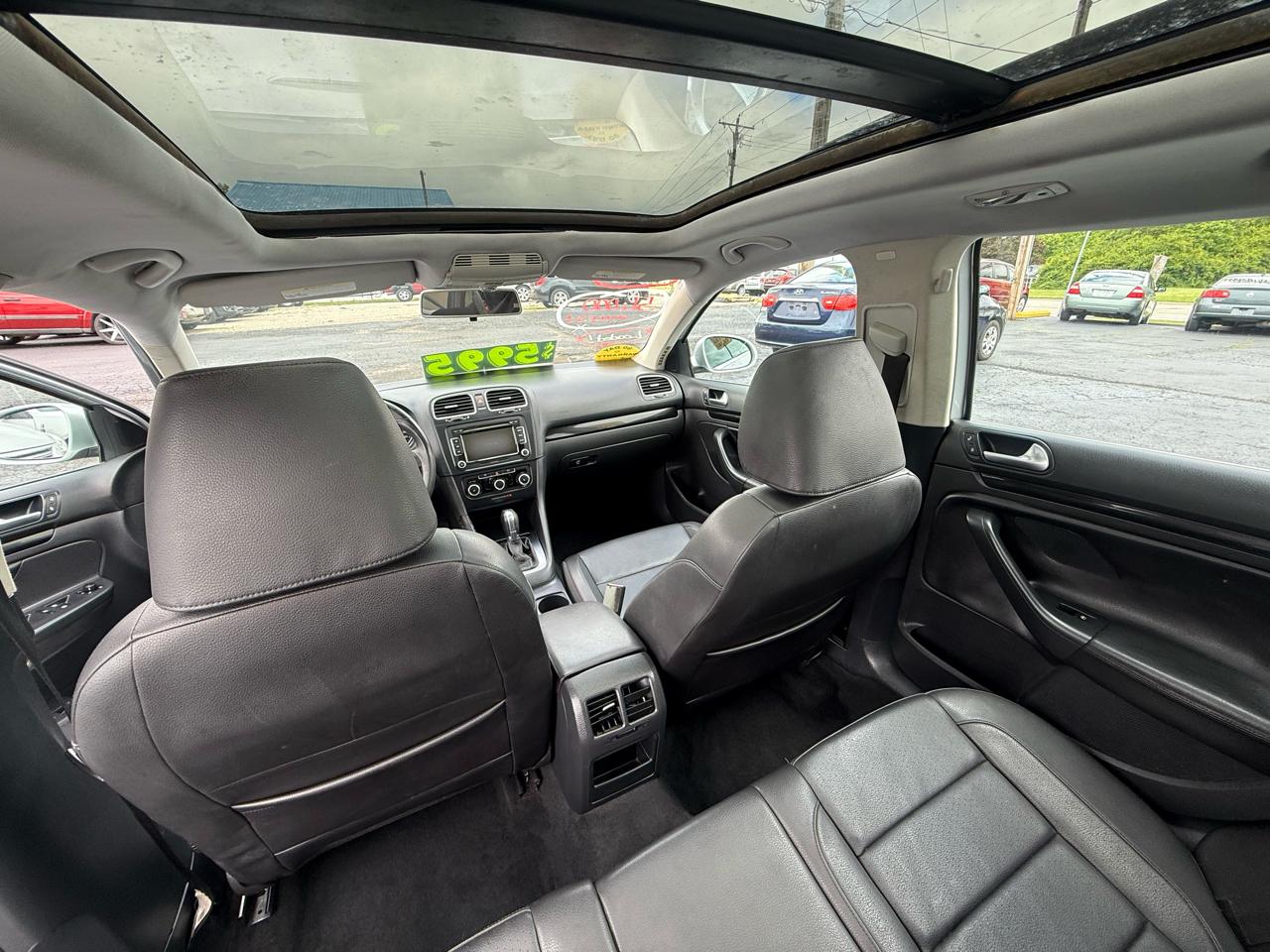 Volkswagen Jetta SportWagen 2.5L SE 2011