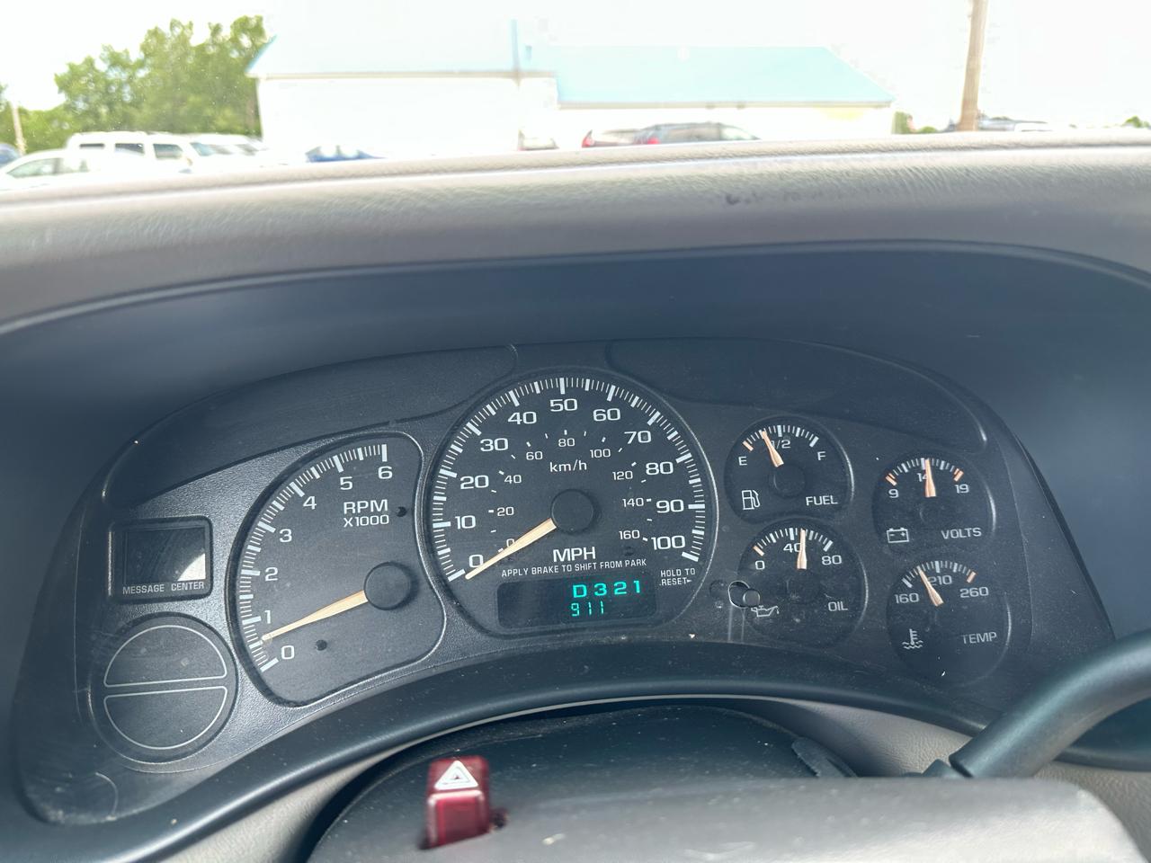 Chevrolet Suburban 1500 4WD 2002