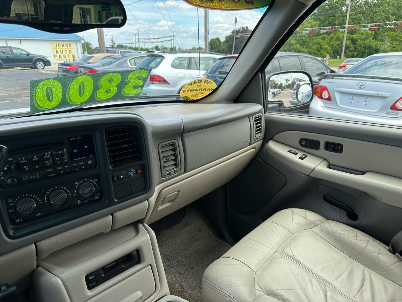 Chevrolet Suburban 1500 4WD 2002