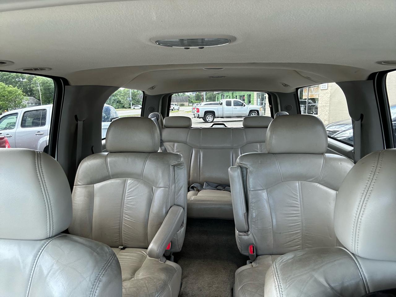 Chevrolet Suburban 1500 4WD 2002
