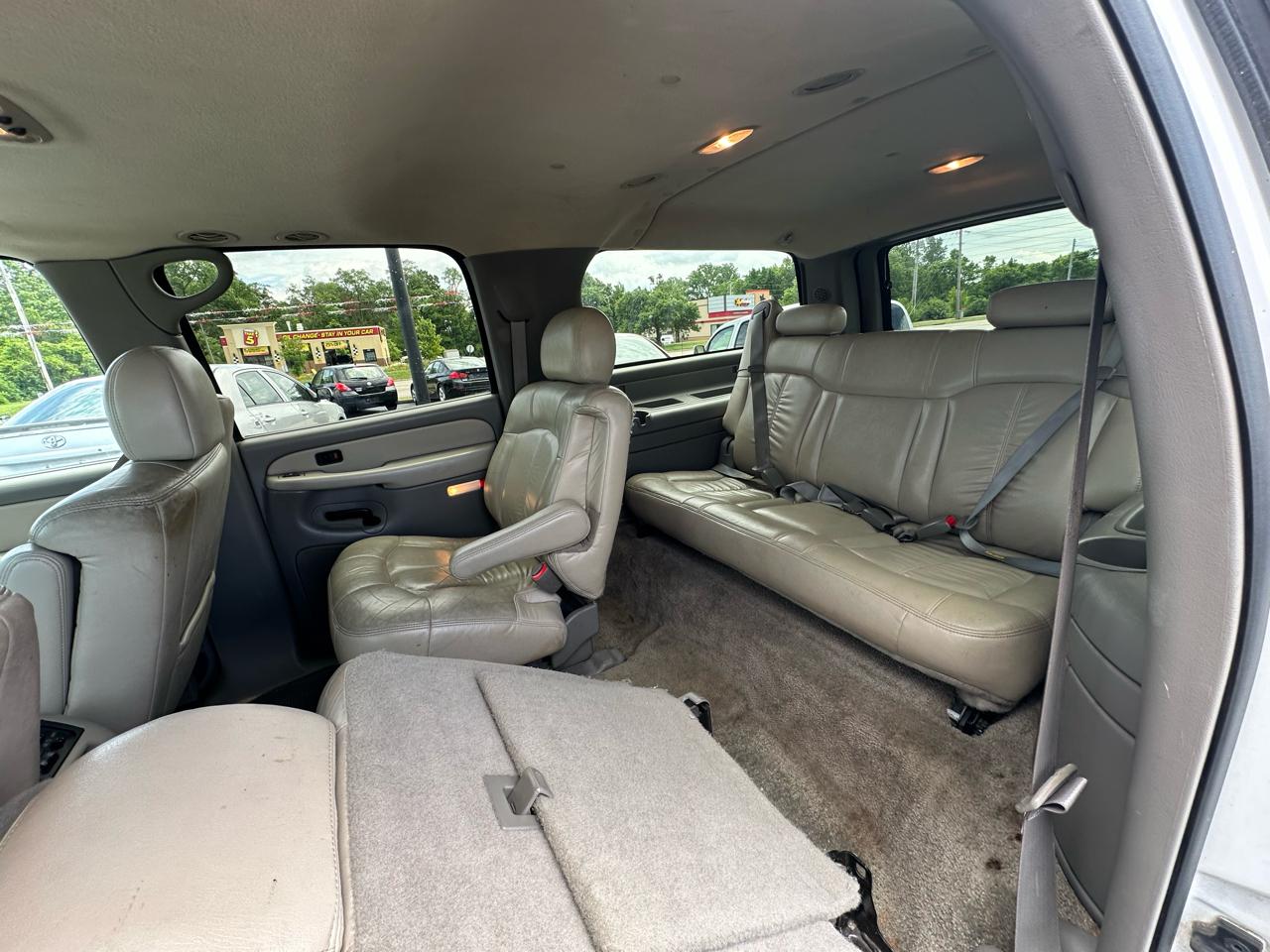 Chevrolet Suburban 1500 4WD 2002