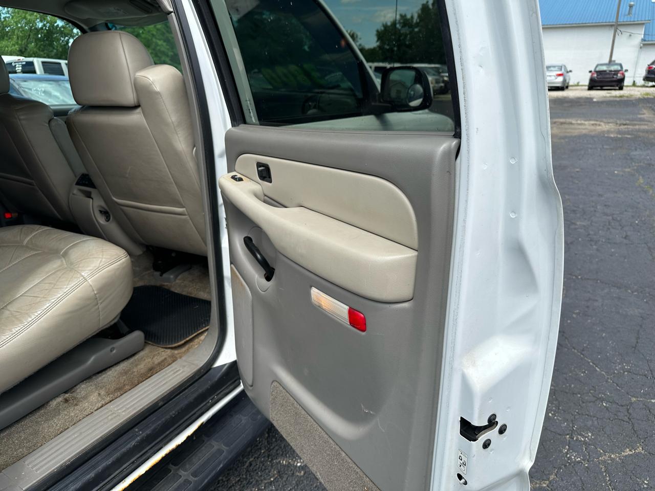 Chevrolet Suburban 1500 4WD 2002