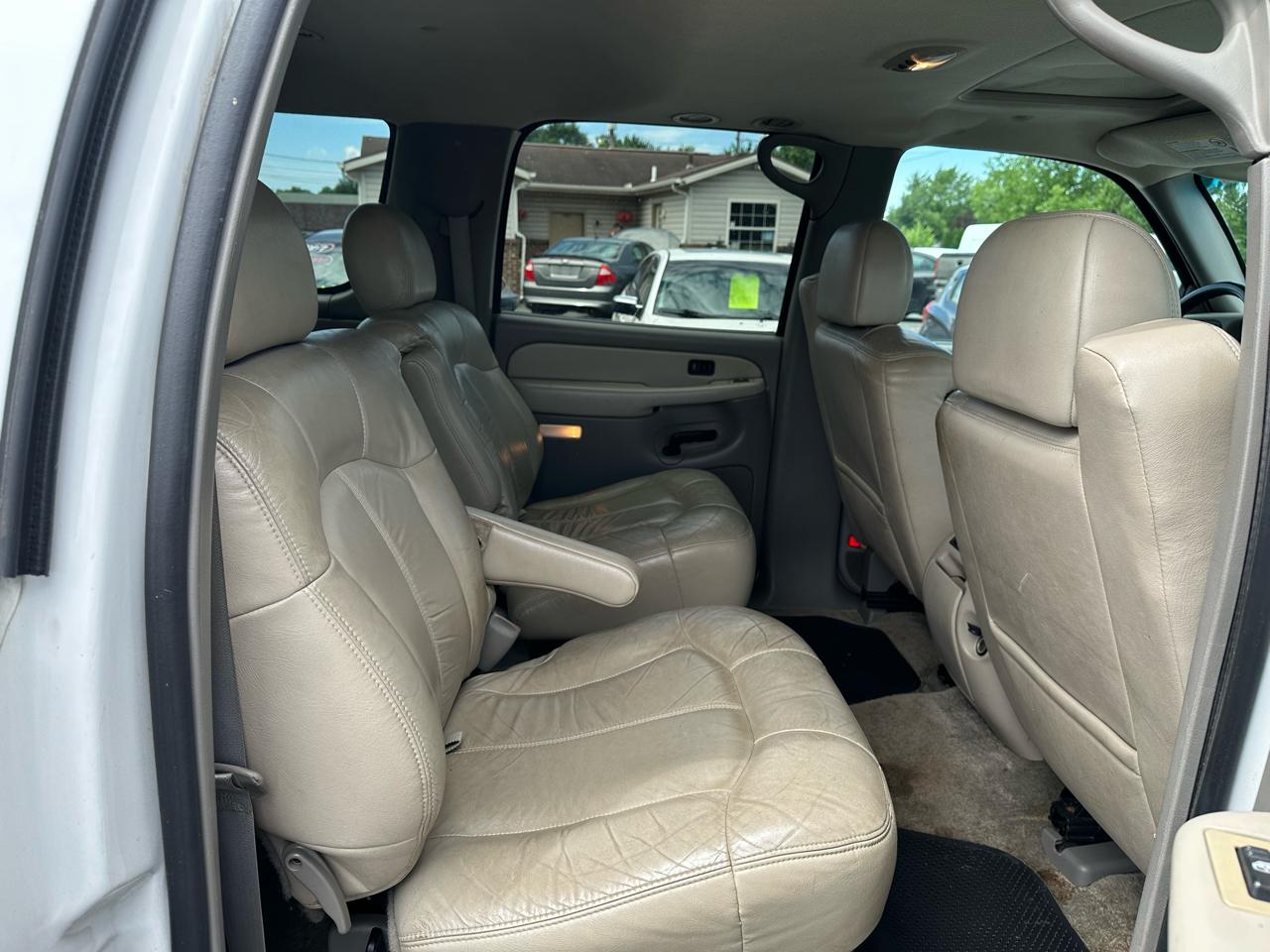 Chevrolet Suburban 1500 4WD 2002
