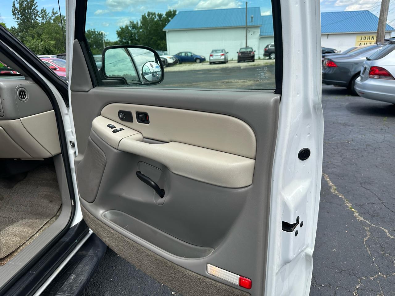 Chevrolet Suburban 1500 4WD 2002