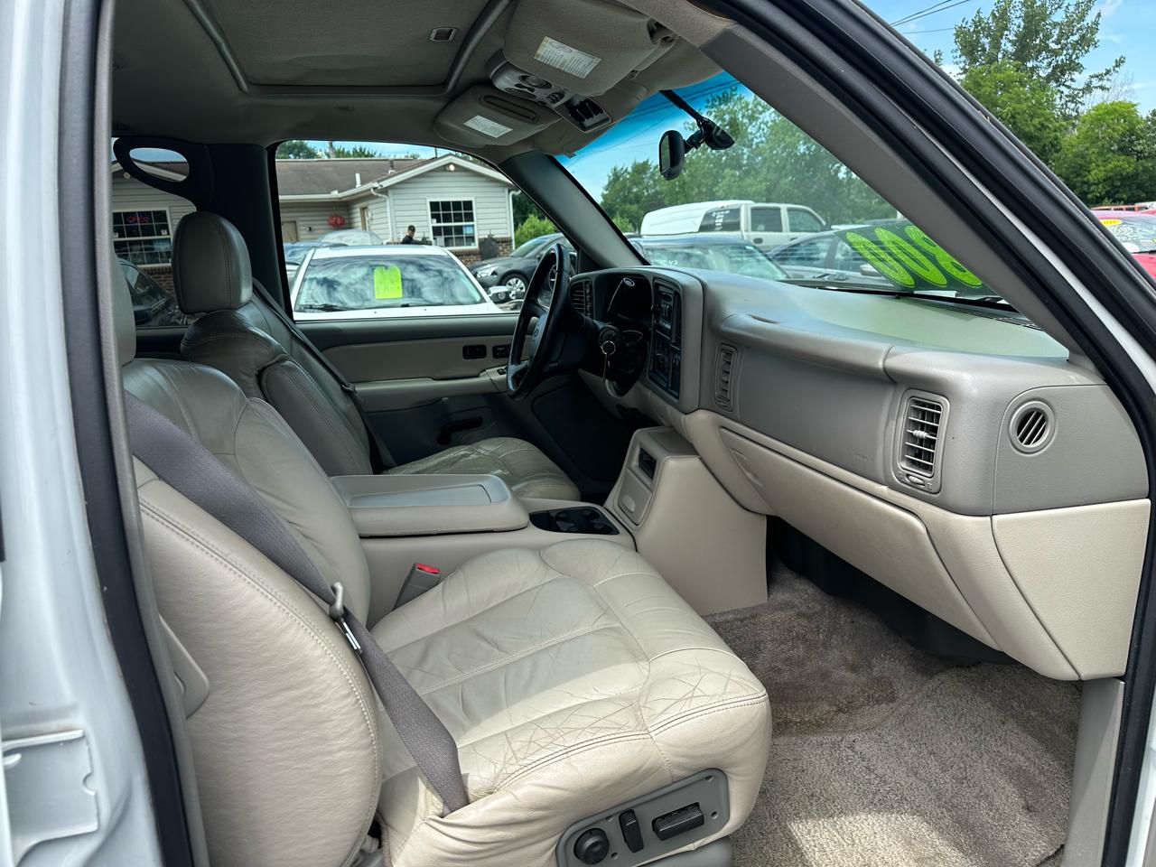 Chevrolet Suburban 1500 4WD 2002