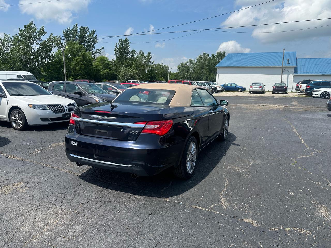Chrysler 200 Limited Convertible 2011