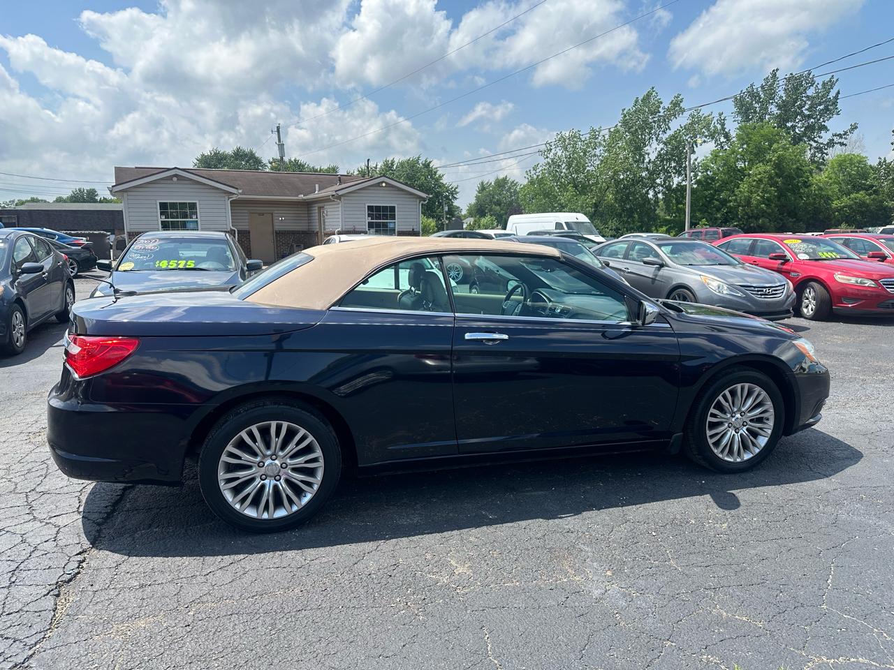 Chrysler 200 Limited Convertible 2011