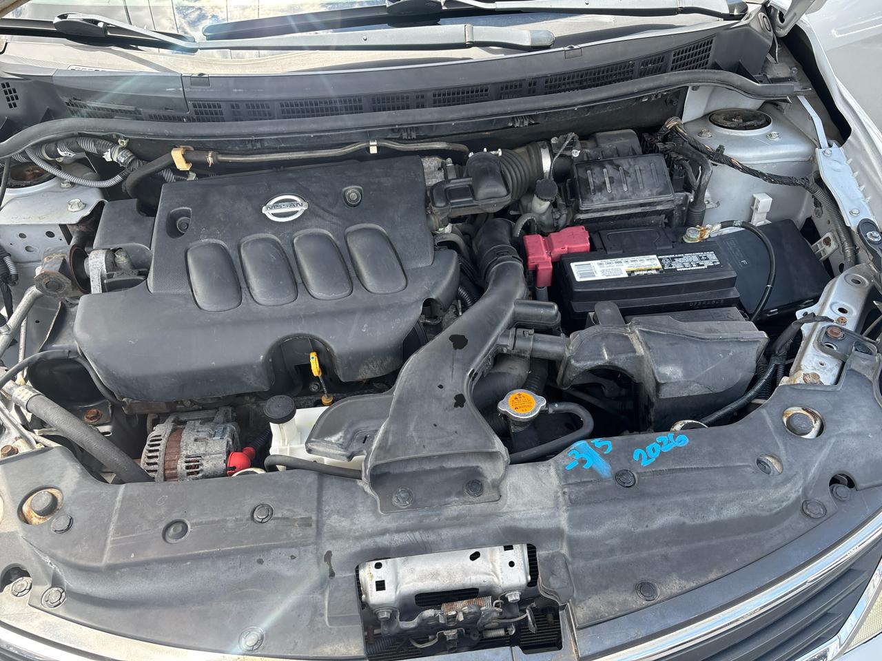 Nissan Versa 1.8 SL Hatchback 2011