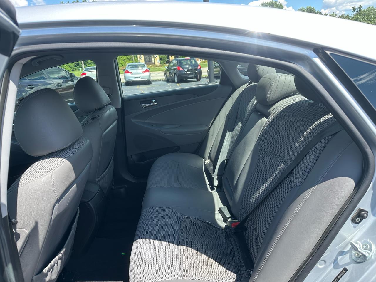 Hyundai Sonata Limited 4D Sedan 2.0 Turbo 2011