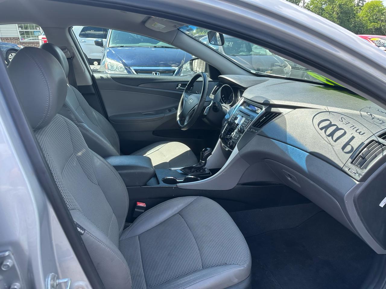 Hyundai Sonata Limited 4D Sedan 2.0 Turbo 2011