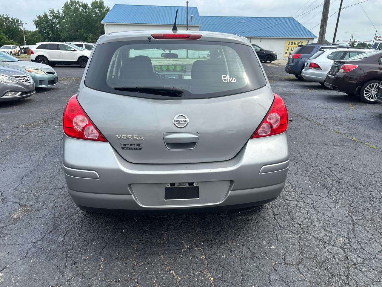 Nissan Versa 1.8 SL Hatchback 2012