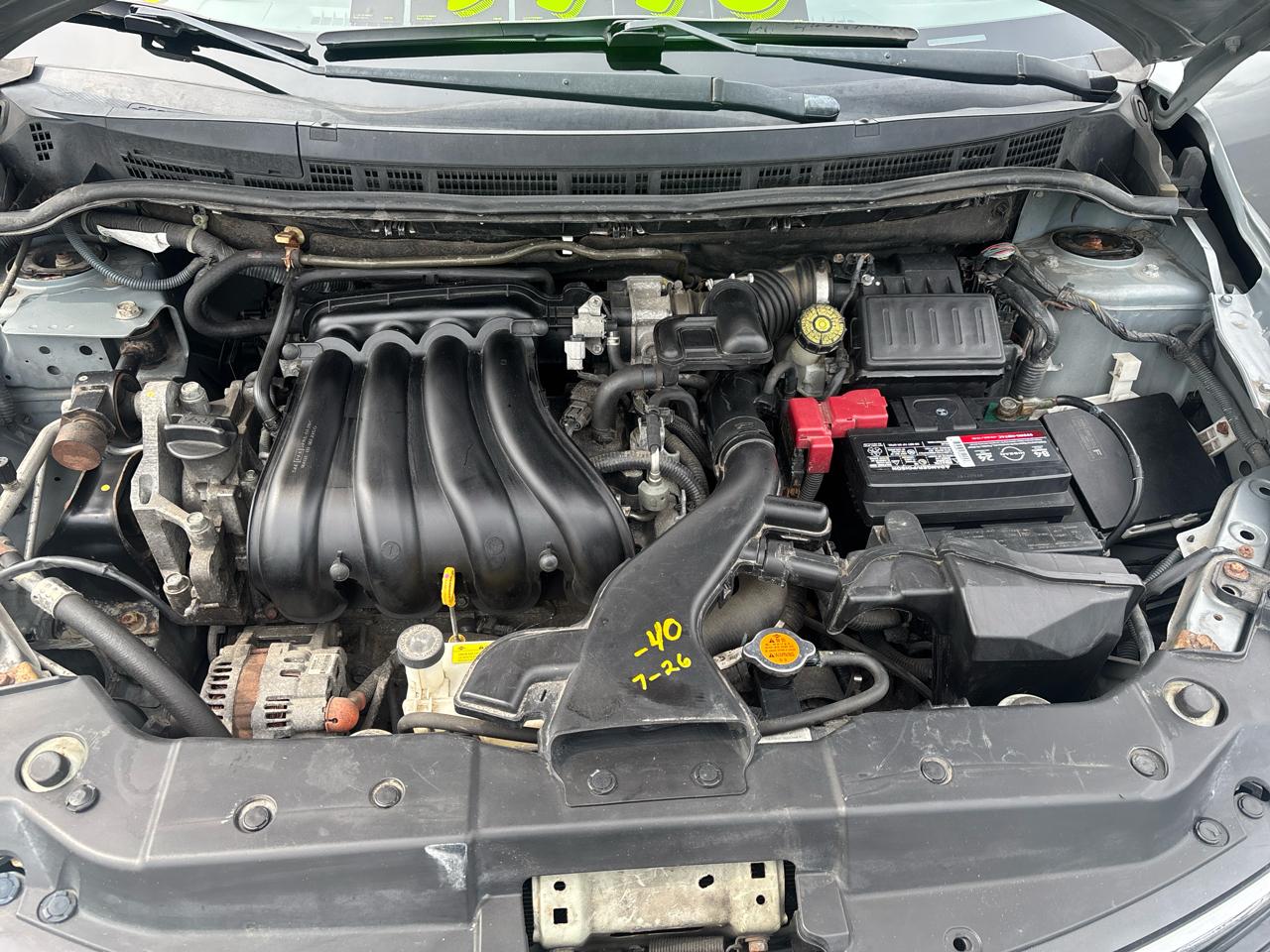 Nissan Versa 1.8 SL Hatchback 2012