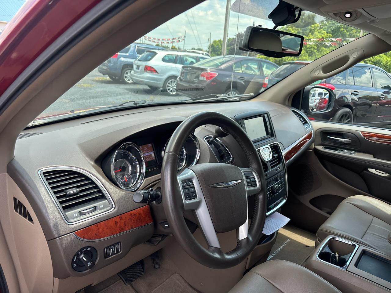 Chrysler Town & Country Touring-L 2014