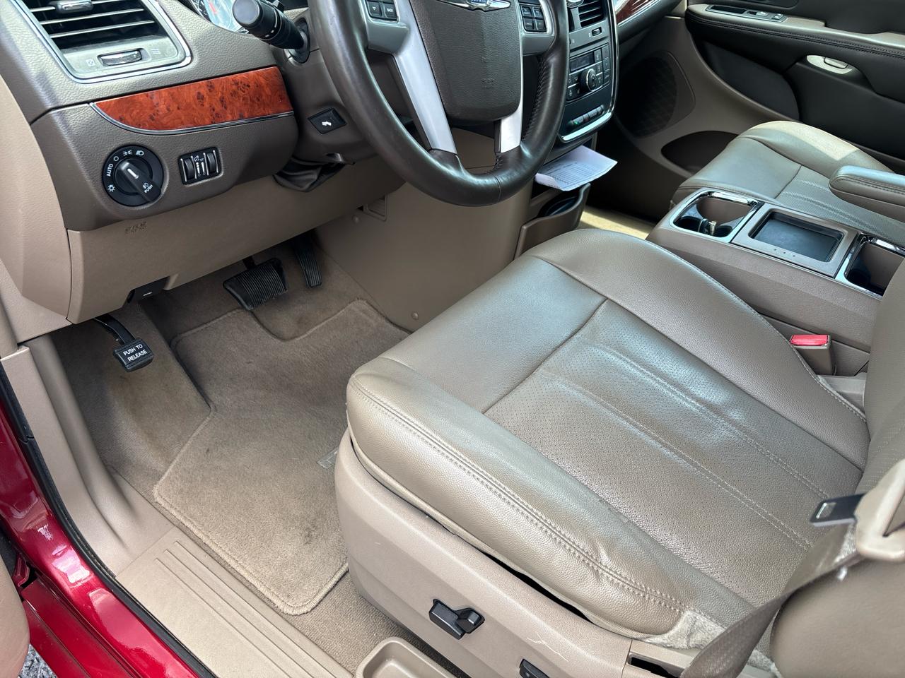 Chrysler Town & Country Touring-L 2014
