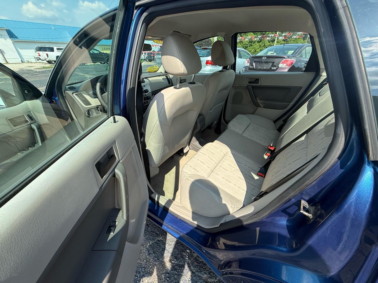 Ford Focus SE Sedan 2008