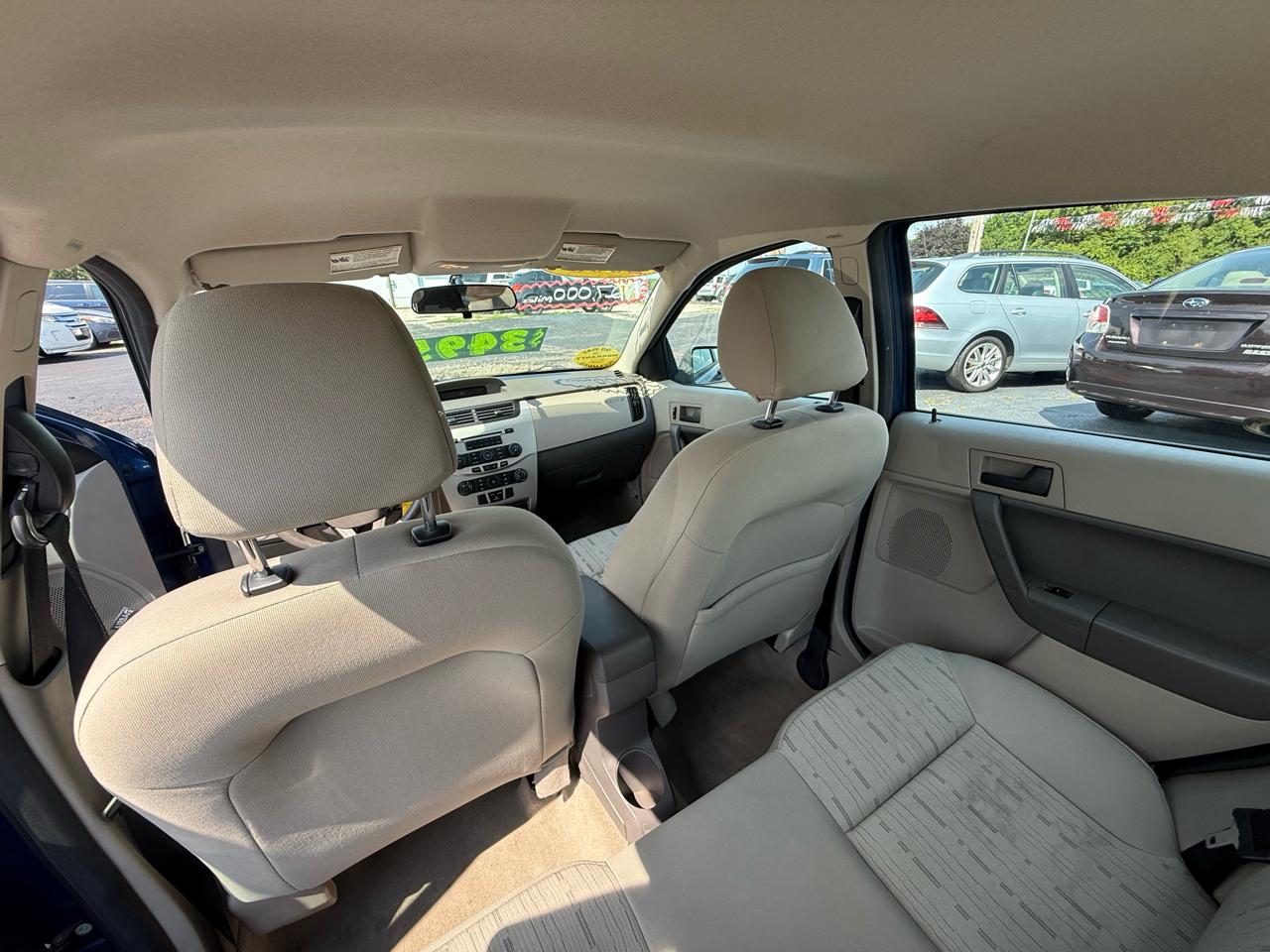 Ford Focus SE Sedan 2008