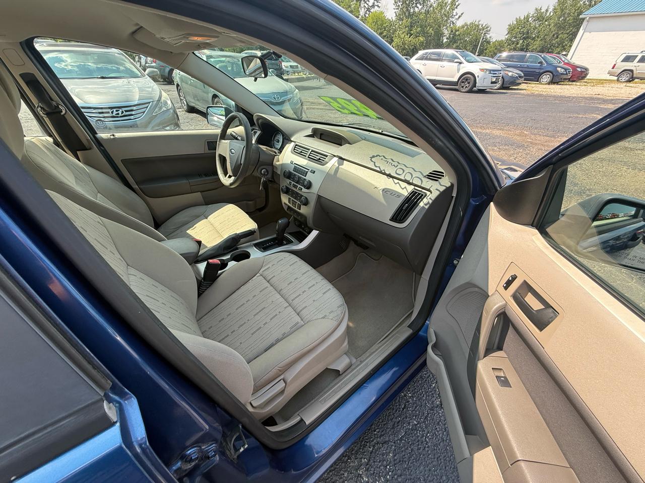 Ford Focus SE Sedan 2008