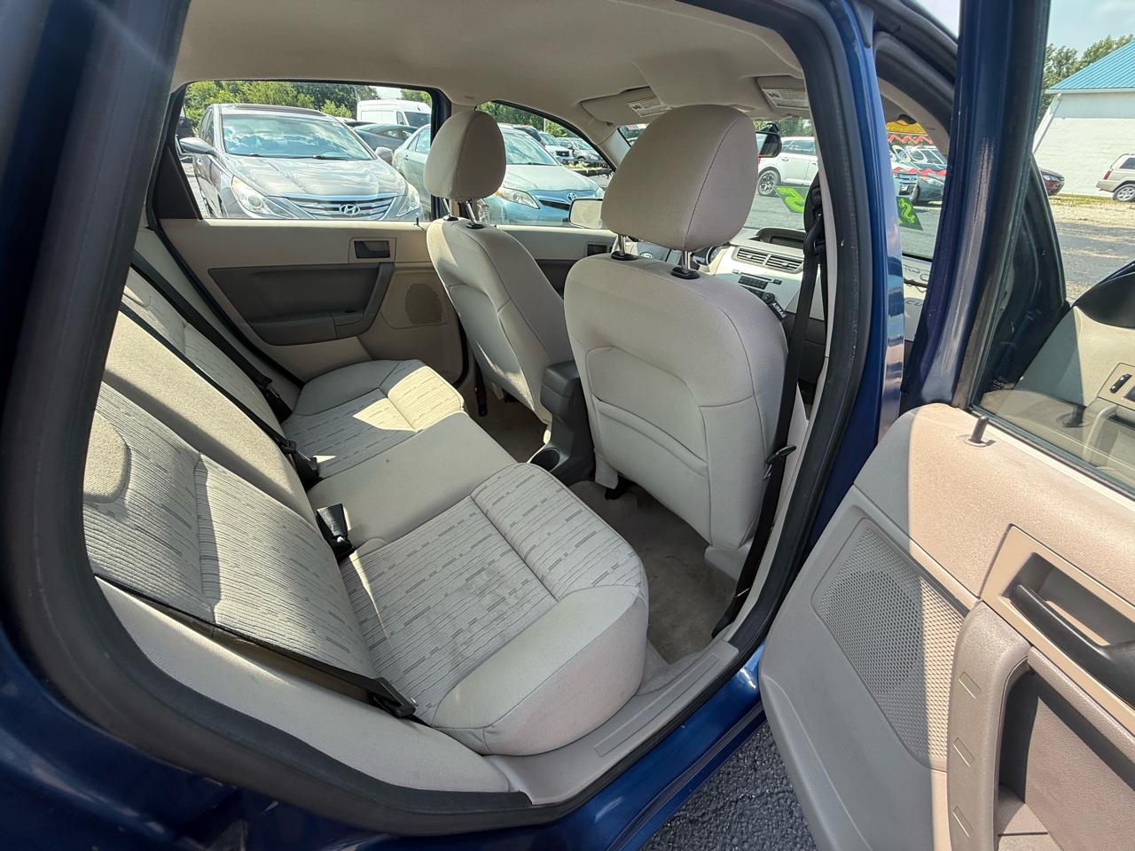 Ford Focus SE Sedan 2008