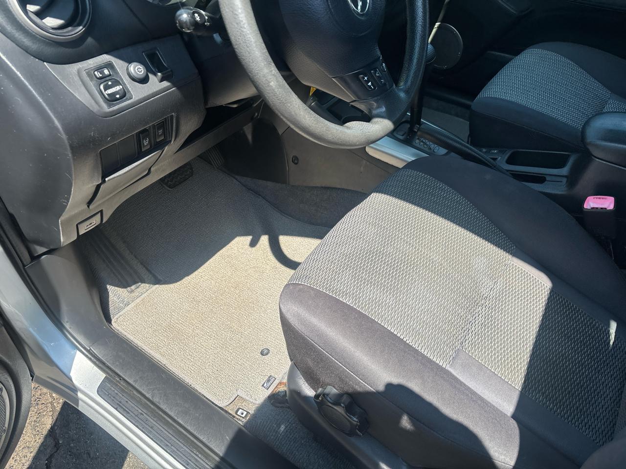 Toyota RAV4 2WD 2005