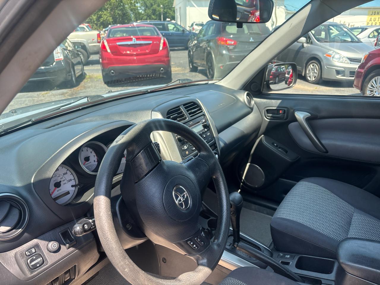 Toyota RAV4 2WD 2005