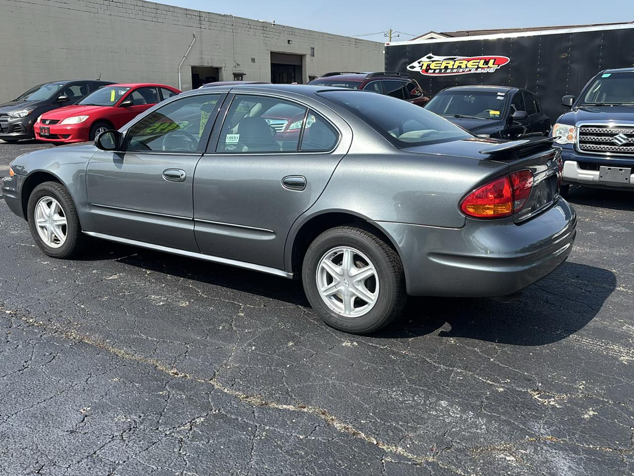 Oldsmobile Alero GL1 Sedan 2004