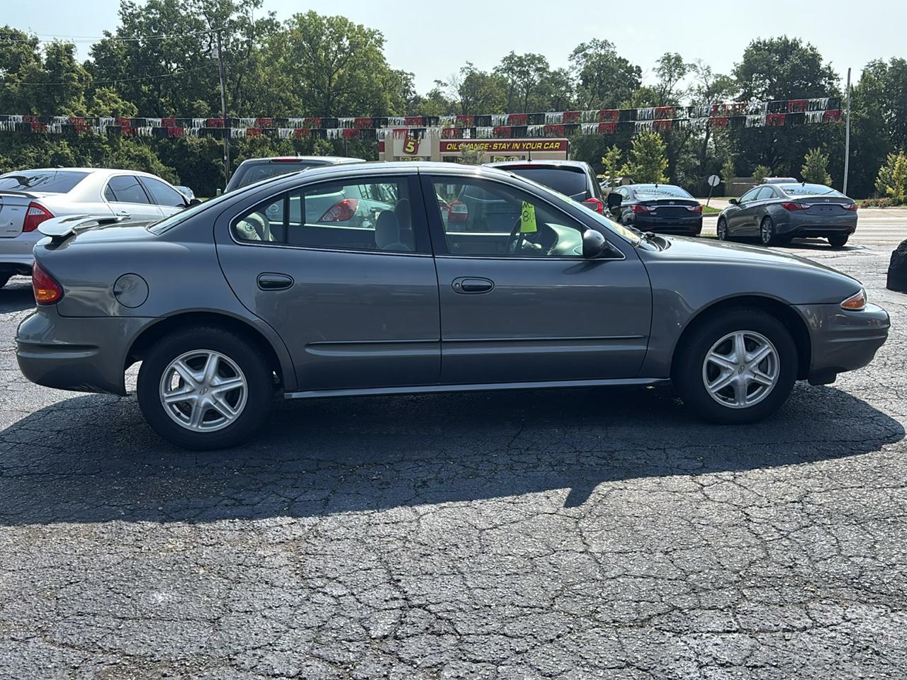 Oldsmobile Alero GL1 Sedan 2004