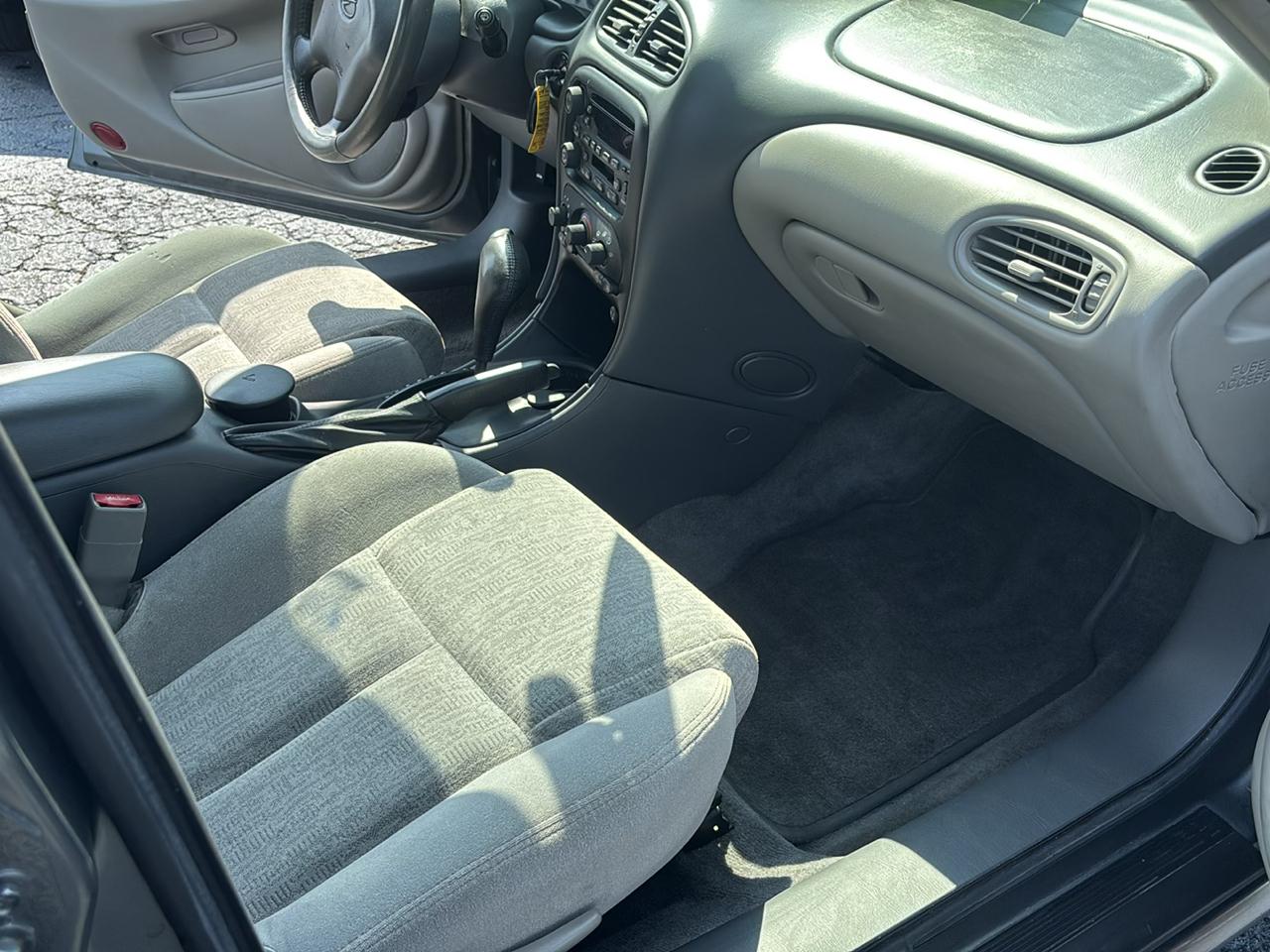 Oldsmobile Alero GL1 Sedan 2004