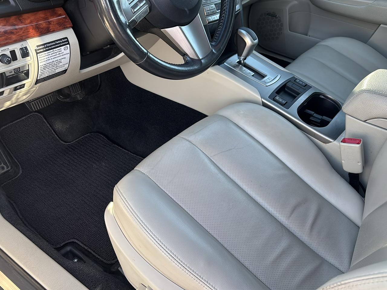 Subaru Outback 2.5i Limited 2010