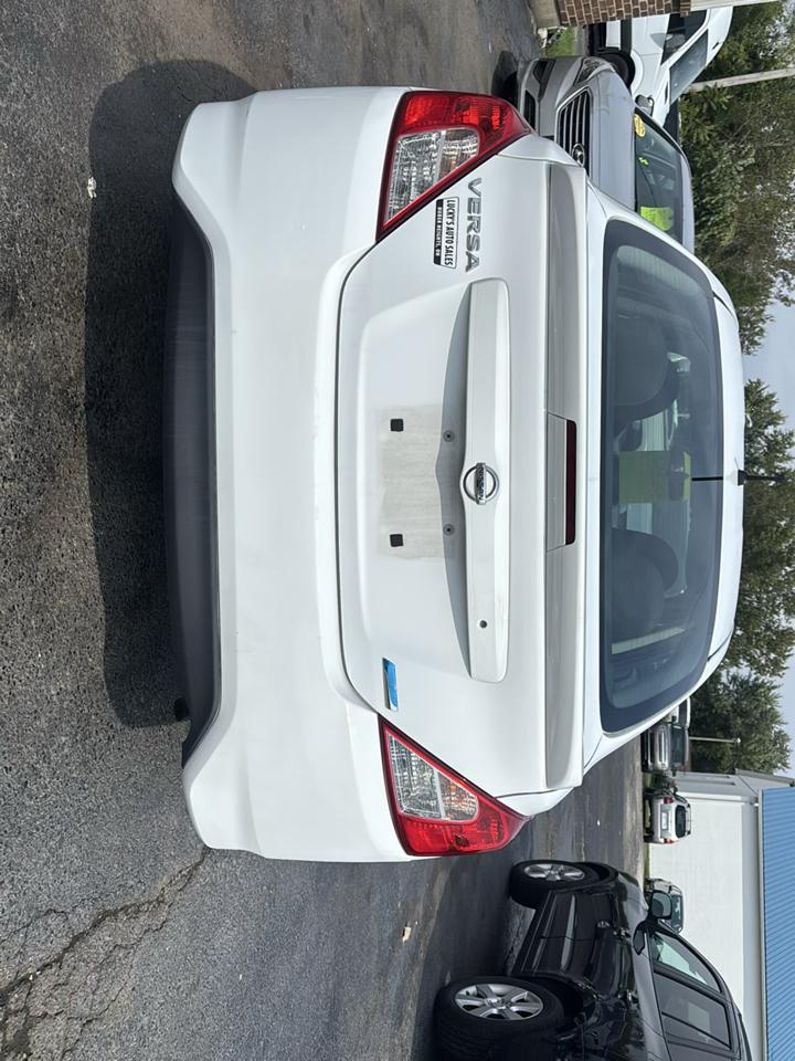 Nissan Versa 1.6 S 5M 2015