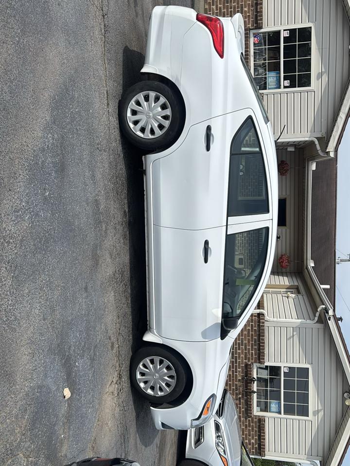 Nissan Versa 1.6 S 5M 2015