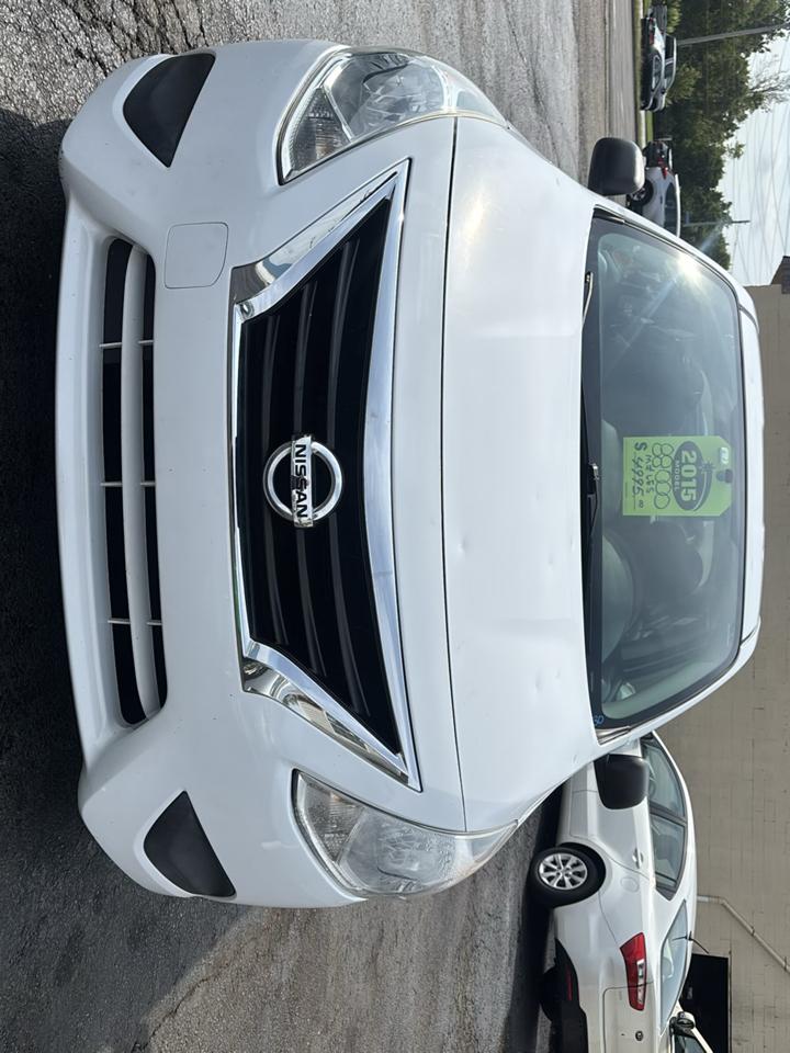 Nissan Versa 1.6 S 5M 2015