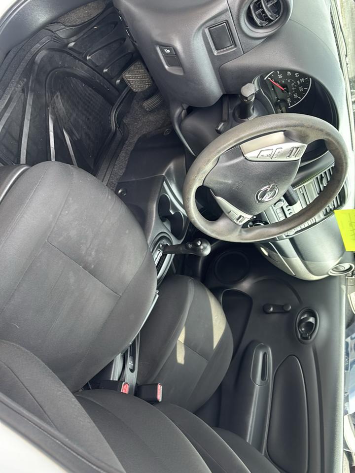 Nissan Versa 1.6 S 5M 2015